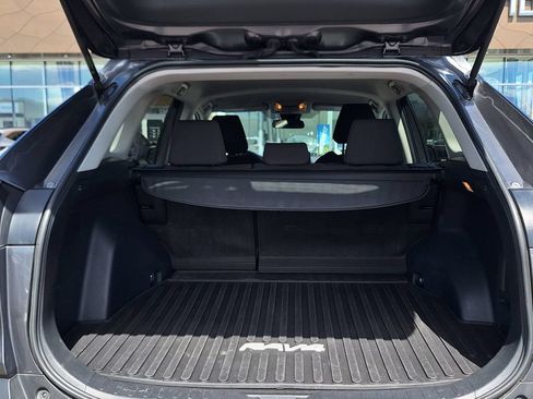 Used 2021 Toyota RAV4 LE AWD/4WD image 26