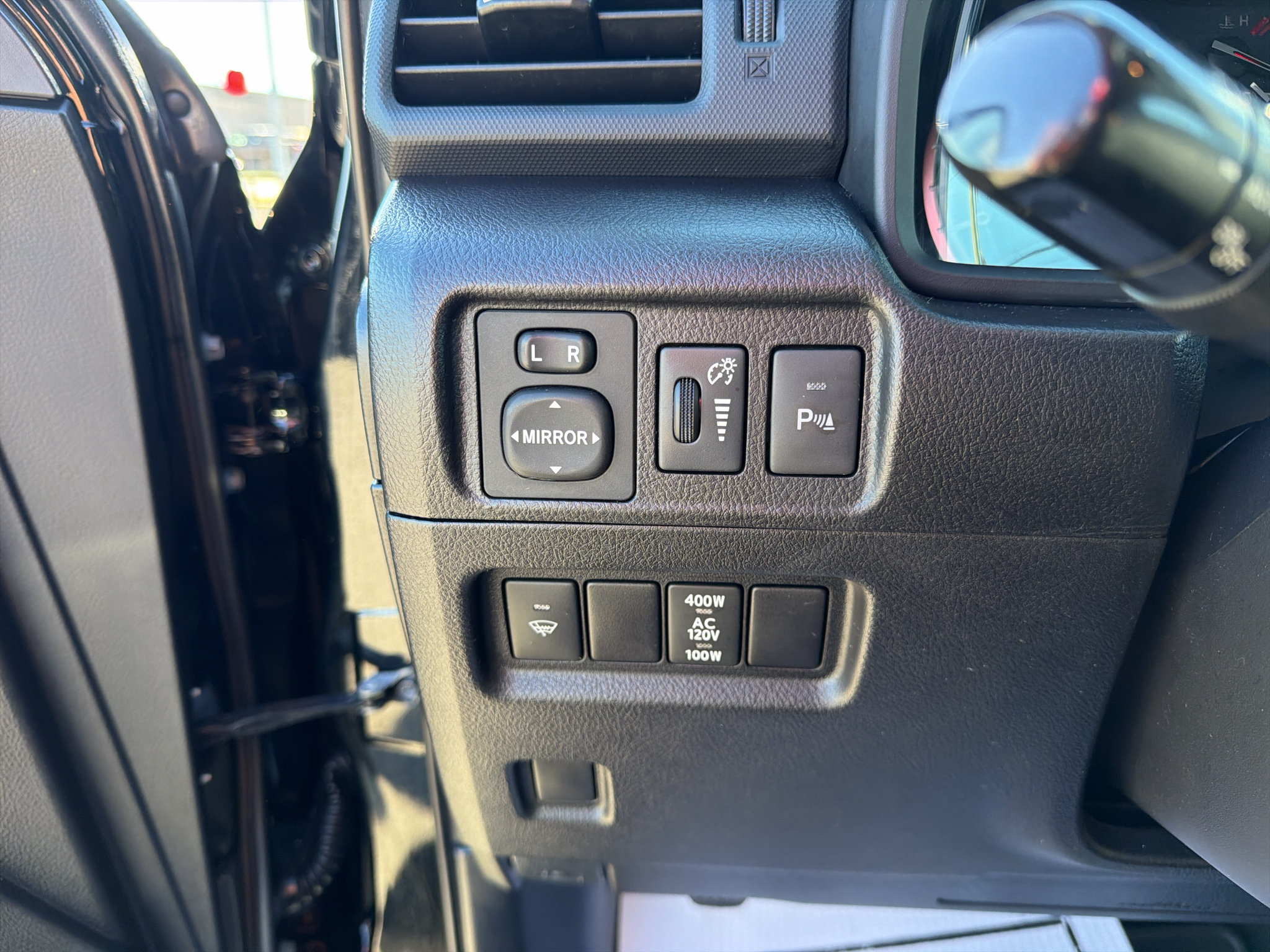 Used 2018 Toyota 4Runner Limited AWD/4WD image 15