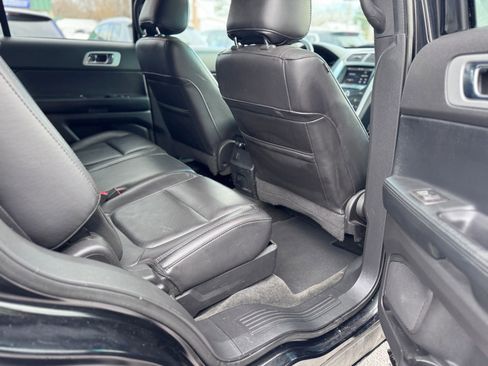 Used 2015 Ford Explorer XLT w/ Equipment Group 202A image 18