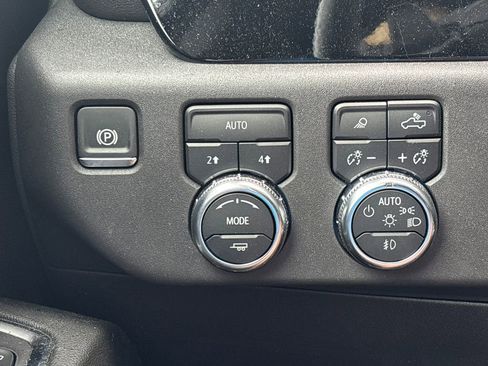 Used 2024 GMC Sierra 1500 SLT w/ SLT Premium Plus Package AWD/4WD image 26