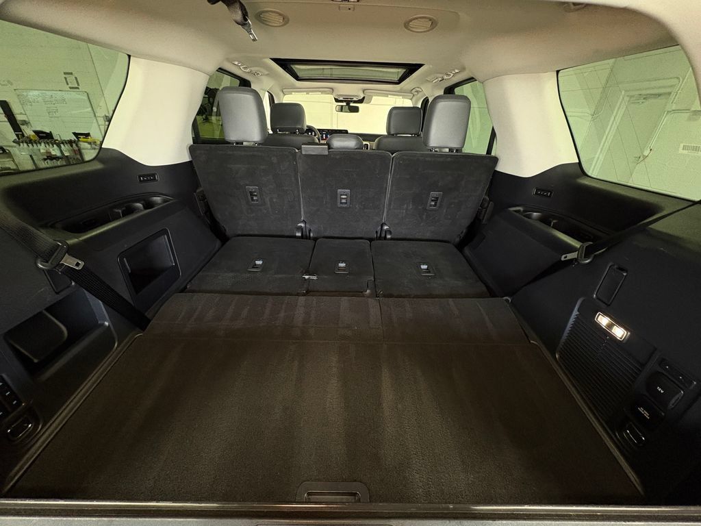 Used 2025 Ford Expedition Active AWD/4WD image 30