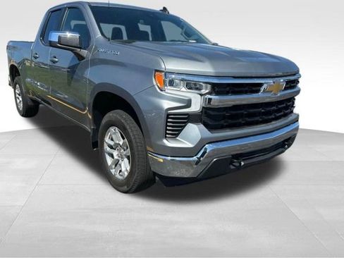 Used 2023 Chevrolet Silverado 1500 LT AWD/4WD image 5