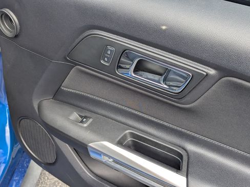 Used 2017 Ford Mustang Coupe RWD image 37