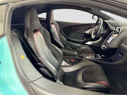 Used 2022 McLaren GT image 15