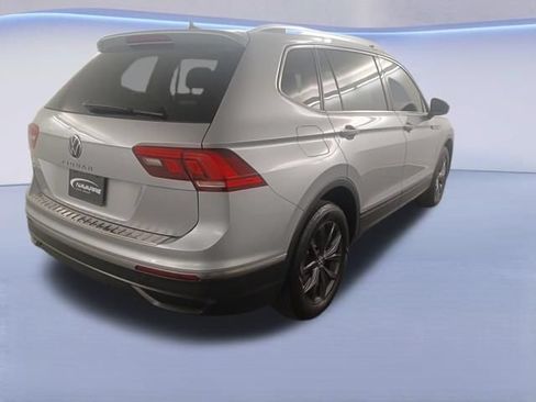 Used 2023 Volkswagen Tiguan SE FWD image 8