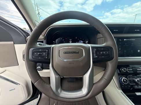 Used 2024 GMC Yukon Denali AWD/4WD image 14