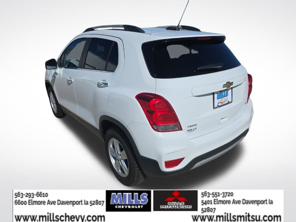 Used 2020 Chevrolet Trax LT w/ LT Convenience Package FWD image 3