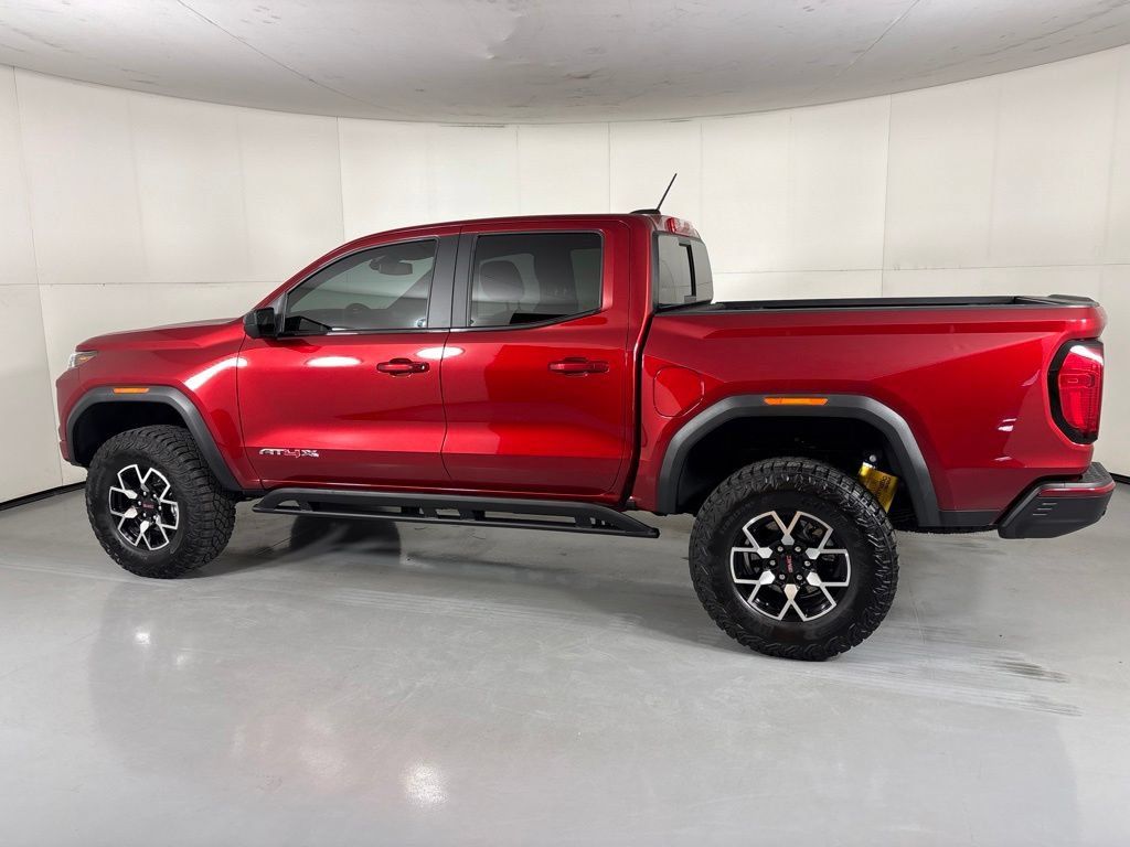 Used 2025 GMC Canyon AT4 w/ AT4X Package AWD/4WD image 5