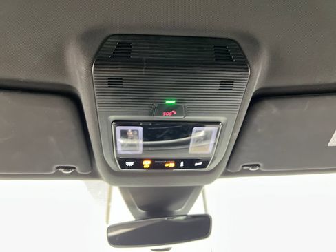 Used 2025 Volkswagen Atlas Cross Sport SE AWD/4WD image 62