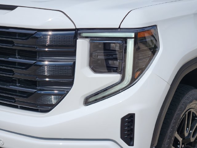 Used 2025 GMC Sierra 1500 Elevation w/ Elevation Premium Package AWD/4WD image 9