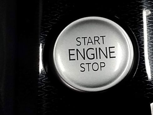 New 2025 Volkswagen Taos SE image 32