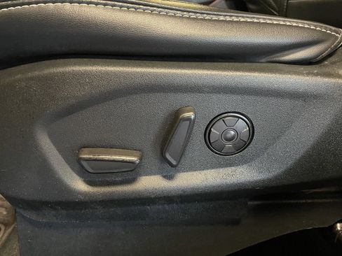 Used 2019 Ford Explorer Platinum image 21