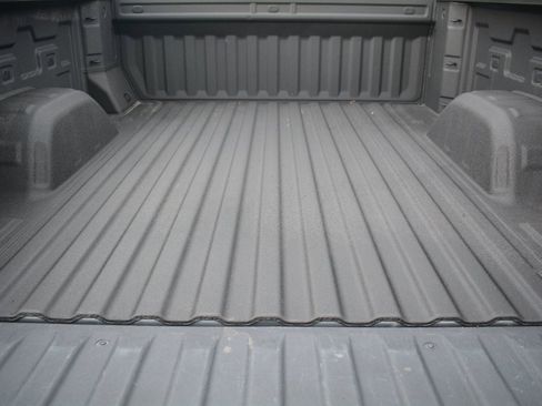 Used 2023 Chevrolet Silverado 1500 Custom image 22