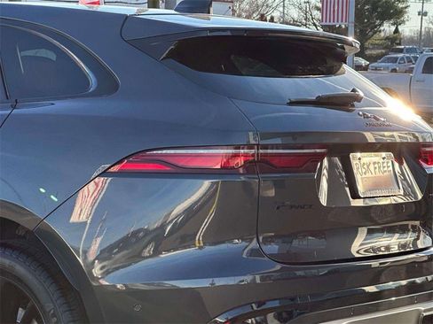 Used 2021 Jaguar F-PACE R-Dynamic S image 9