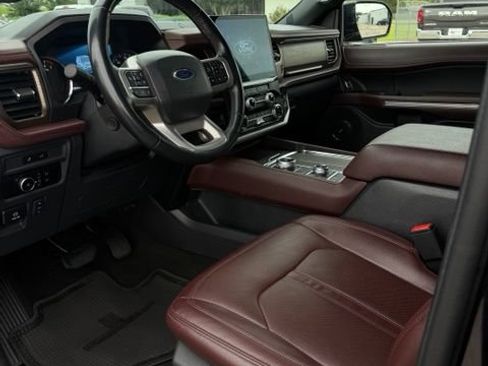 Used 2024 Ford Expedition Limited AWD/4WD image 24