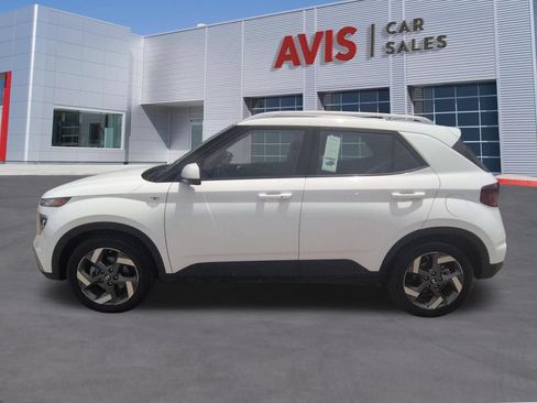 Used 2025 Hyundai Venue SEL FWD image 10