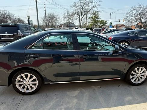 Used 2014 Toyota Camry XLE w/ Leather Package image 8