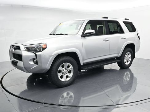Used 2022 Toyota 4Runner SR5 Premium AWD/4WD image 4