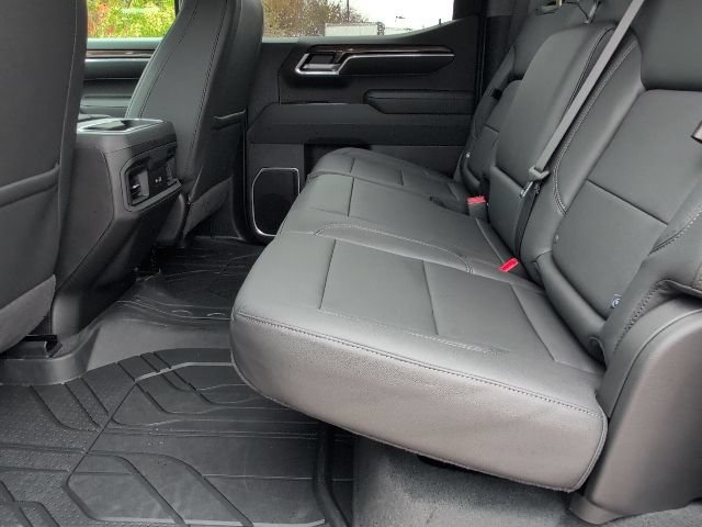 New 2026 Chevrolet Silverado 1500 RST w/ Rally Edition AWD/4WD image 7