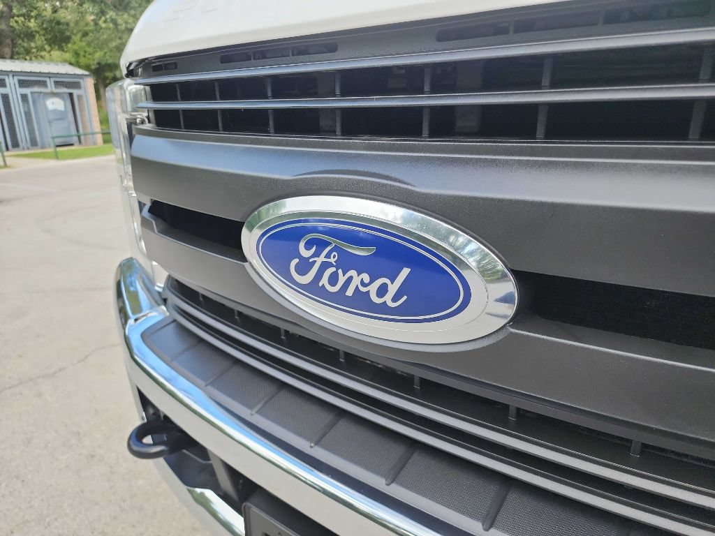 Used 2019 Ford F250 XL w/ XL Value Package AWD/4WD image 3