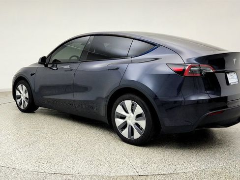 Used 2024 Tesla Model Y Long Range AWD/4WD image 7