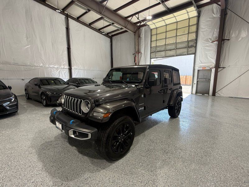 Used 2024 Jeep Wrangler Unlimited Sahara AWD/4WD image 1