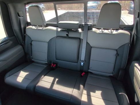 New 2026 Chevrolet Silverado 2500 ZR2 image 8