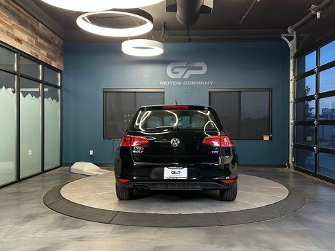 Used 2016 Volkswagen Golf S FWD image 4