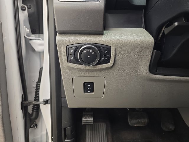 Used 2016 Ford F150 XLT w/ Equipment Group 302A Luxury AWD/4WD image 34