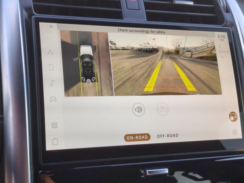 Certified 2022 Land Rover Discovery HSE R-Dynamic image 17