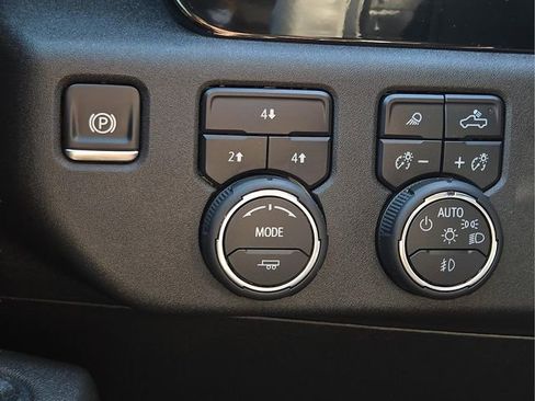 Used 2025 Chevrolet Silverado 2500 LT w/ Trail Boss Package image 25