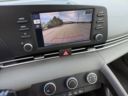 New 2026 Hyundai Elantra SE image 18