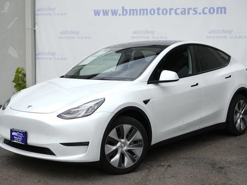 Used 2023 Tesla Model Y AWD image 2