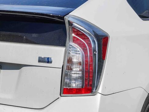 Used 2014 Toyota Prius Four image 13