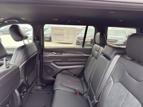 New 2026 Jeep Grand Cherokee L 4WD image 29