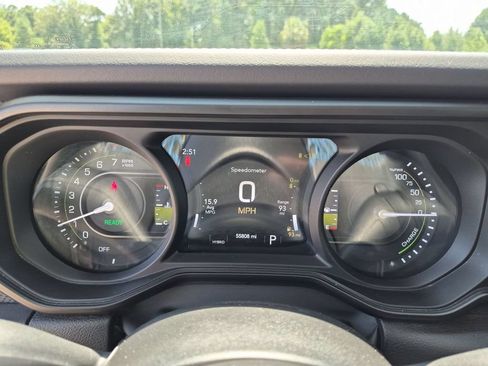 Used 2024 Jeep Wrangler Unlimited Rubicon 4xe AWD/4WD image 20