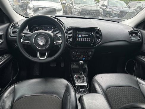 Used 2019 Jeep Compass Latitude FWD image 27