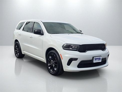 Used 2021 Dodge Durango SXT image 3
