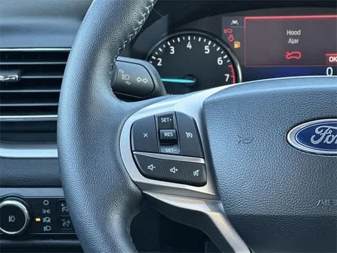 Used 2023 Ford Explorer XLT w/ Equipment Group 202A image 8