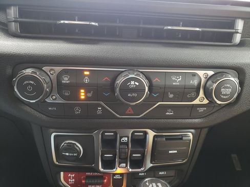 New 2026 Jeep Wrangler Unlimited Sport image 18