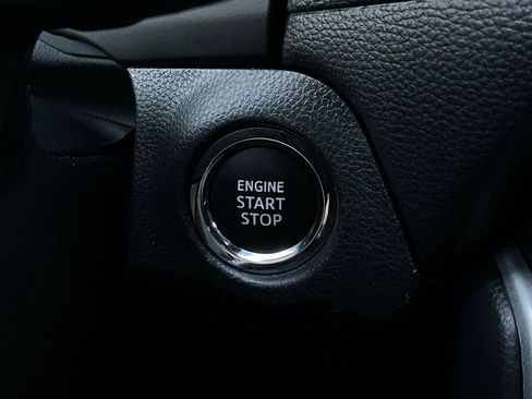 Used 2025 Toyota RAV4 XLE image 29