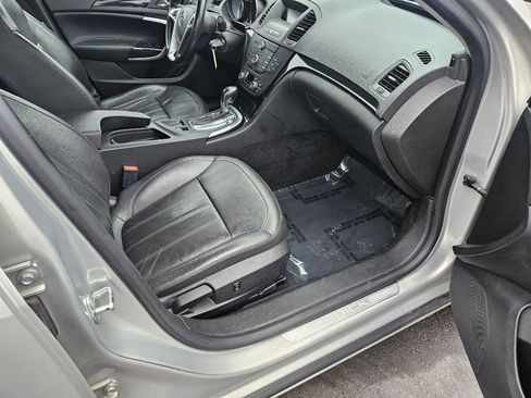 Used 2011 Buick Regal CXL image 14