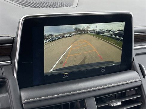 Used 2023 Chevrolet Suburban Premier image 18