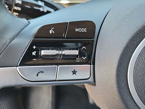 Certified 2025 Hyundai Elantra SEL FWD image 23