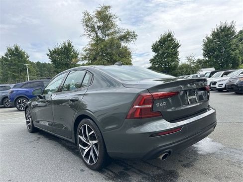 Used 2019 Volvo S60 T6 Momentum w/ Premium Package image 3