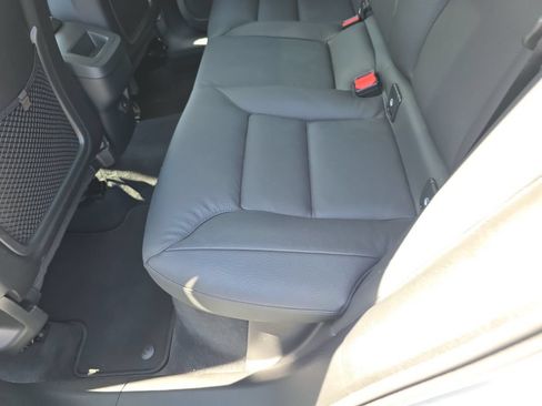 Used 2025 Volvo XC60 B5 Plus AWD/4WD image 18