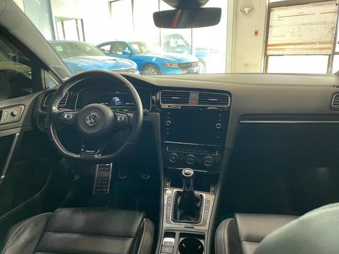 Used 2019 Volkswagen Golf R 4-Door image 26