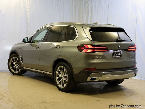 New 2026 BMW X5 xDrive50e w/ Climate Comfort Package image 9