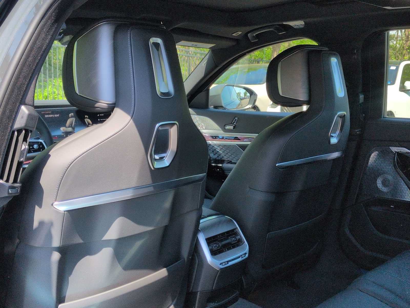 Used 2026 BMW i7 xDrive60 w/ Executive Package AWD/4WD image 19