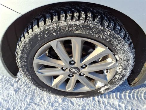 Used 2015 Hyundai Elantra SE w/ Option Group 03 image 13